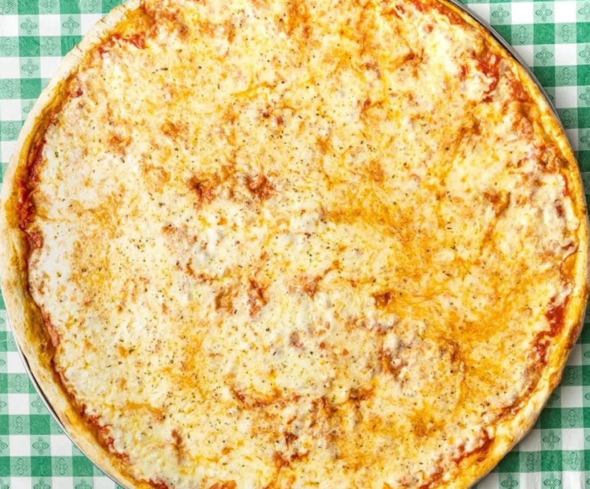Mac & Cheese Pizza at Mr G's Pizzeria in Lindenhurst (photo 2)