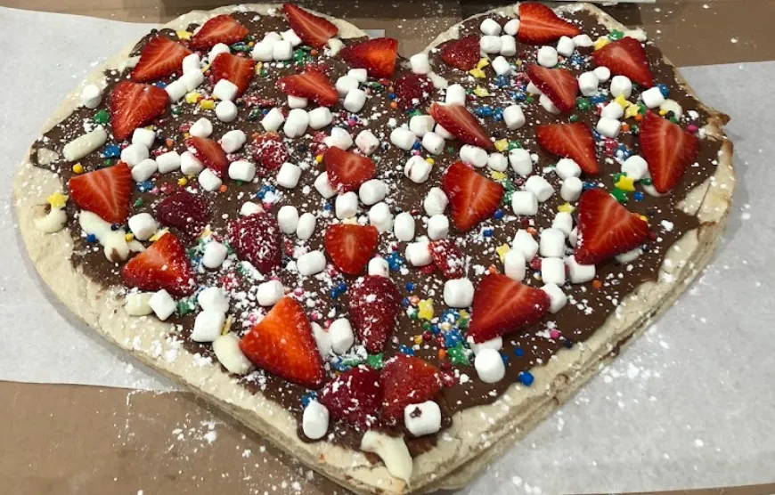 Dessert heart pizza at Mr G's Pizzeria in Lindenhurst (photo 1)